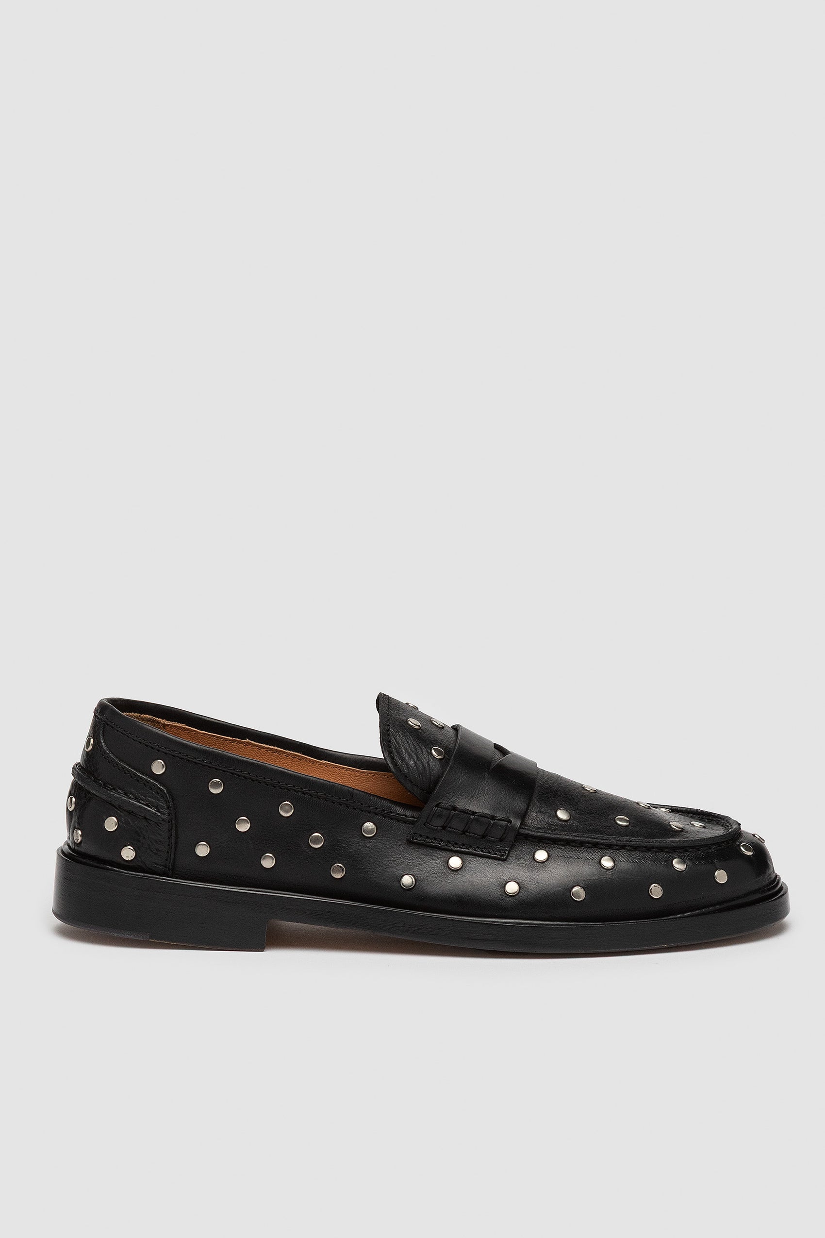 Pia Studs Black