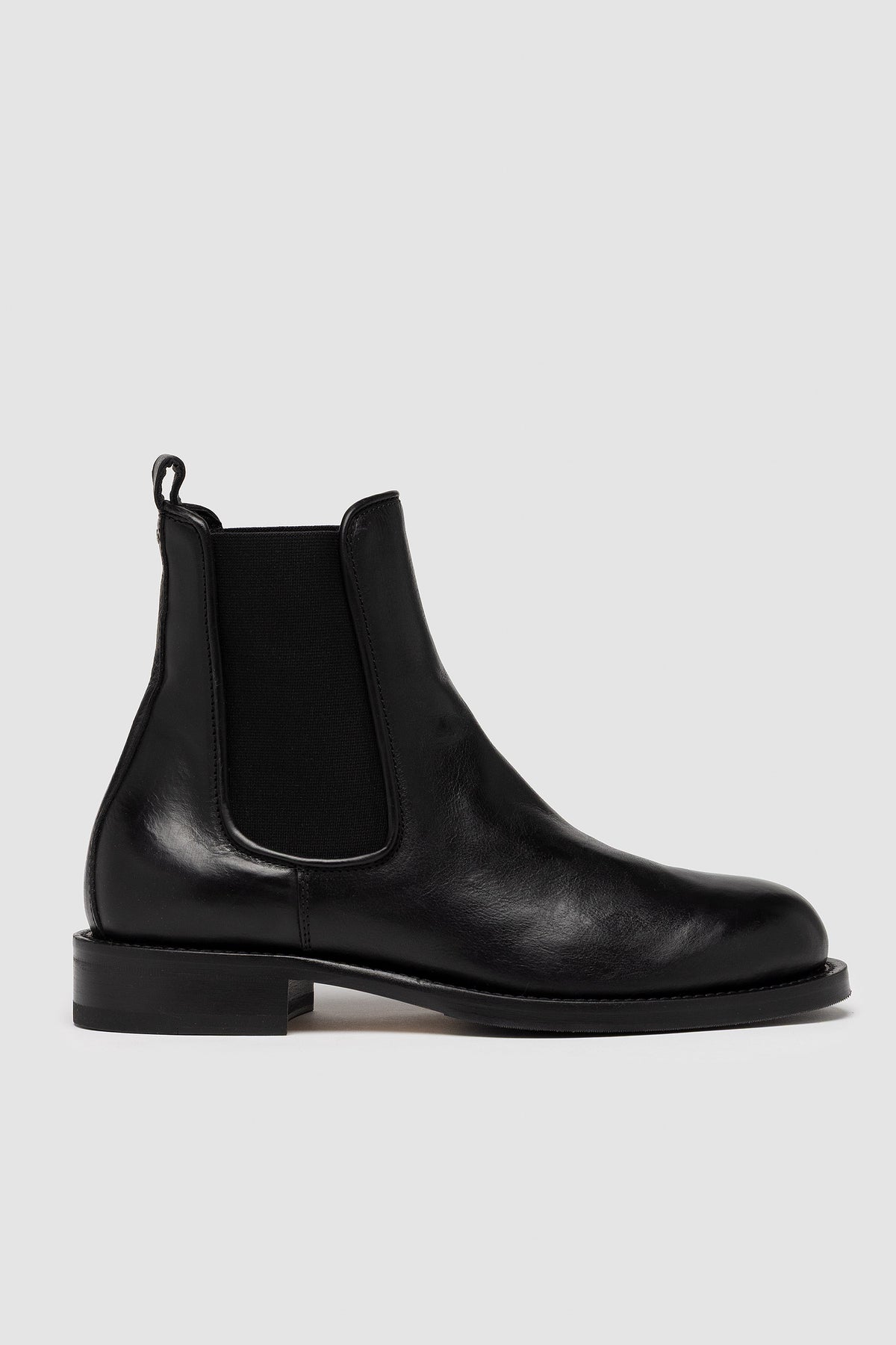AURELIA BLACK
