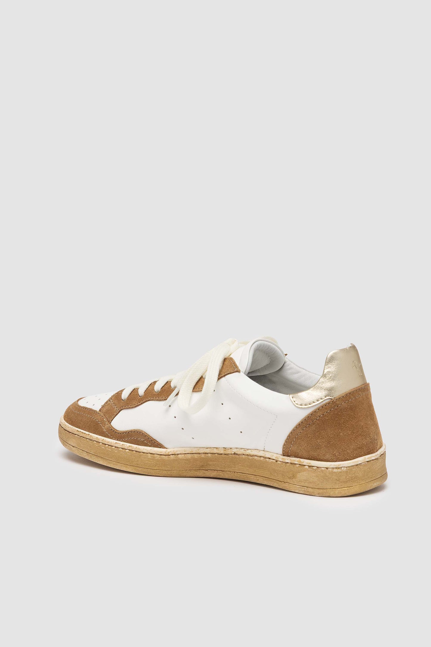 DONNA CAMEL